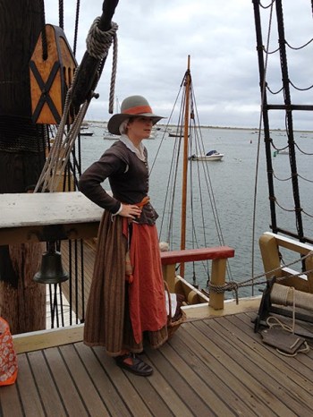 Dung5 - 007-NhanVien-400