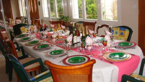 La table avec tous les vins - Photo: Minh Nguyet