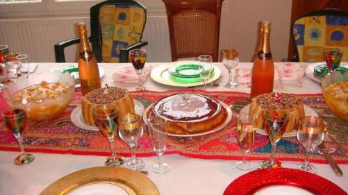 cocktail de fruits, charlotte au chocolat, flan de coco - Photo: Minh Nguyet