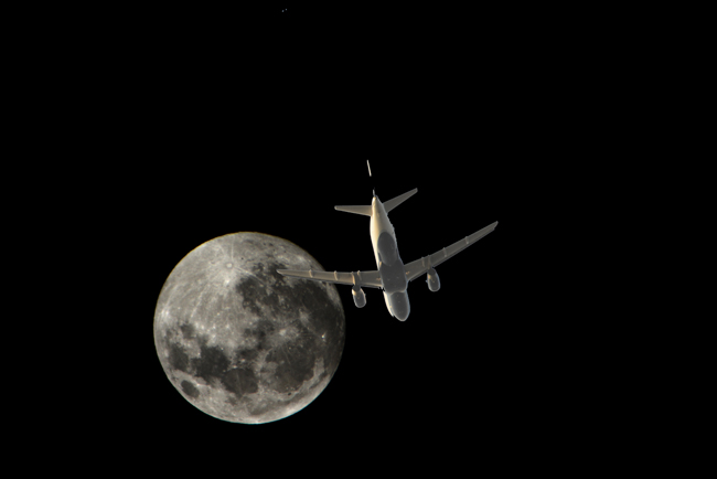 plane&amp;moon_6_r
